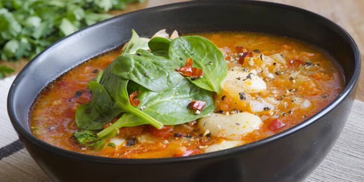 Sopas caseiras para melhorar a imunidade com ingredientes da cozinha