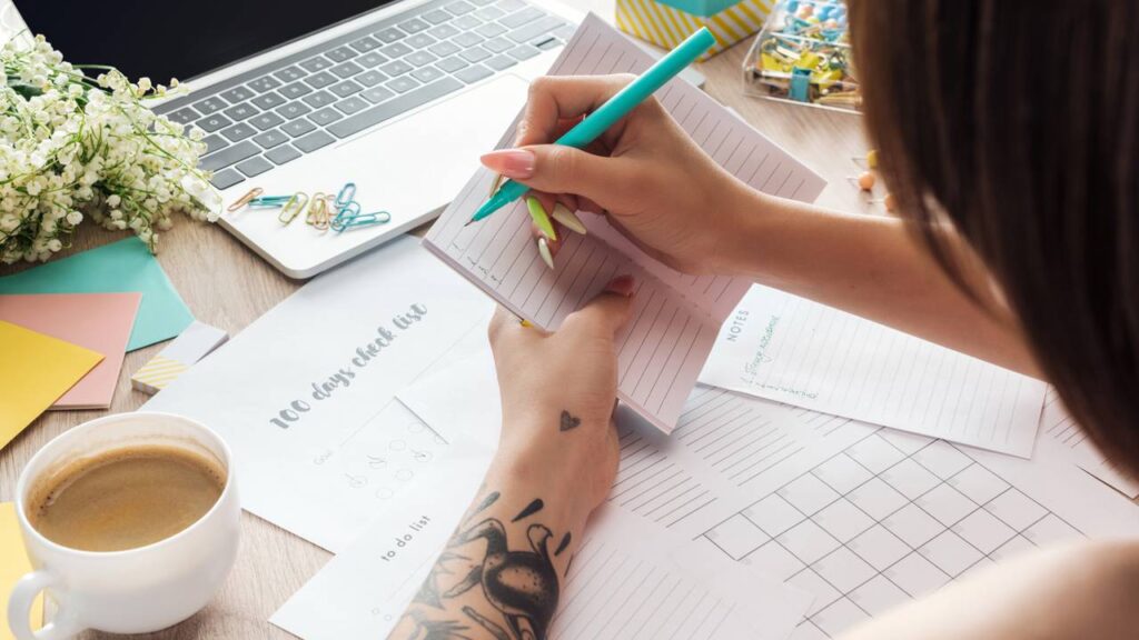 Como usar lembretes positivos para manter a motivação, segundo especialistas