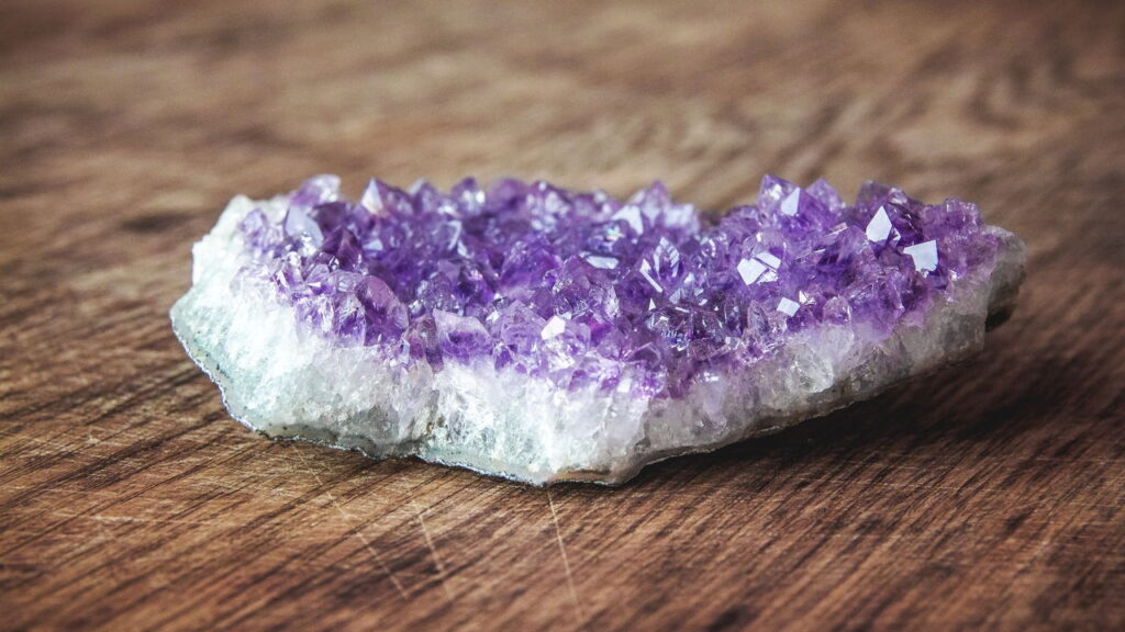 A energia e o poder da pedra Ametista segundo Feng Shui