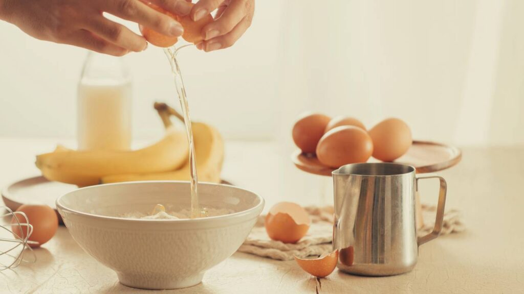 Como fazer pão de banana na frigideira com poucos ingredientes
