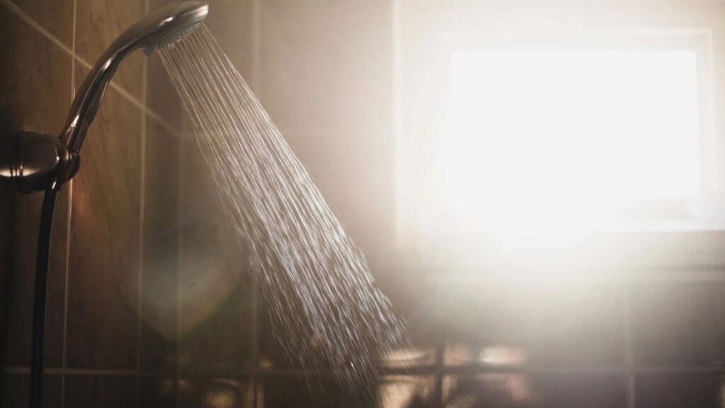 Dicas práticas para gastar menos energia sem perder conforto