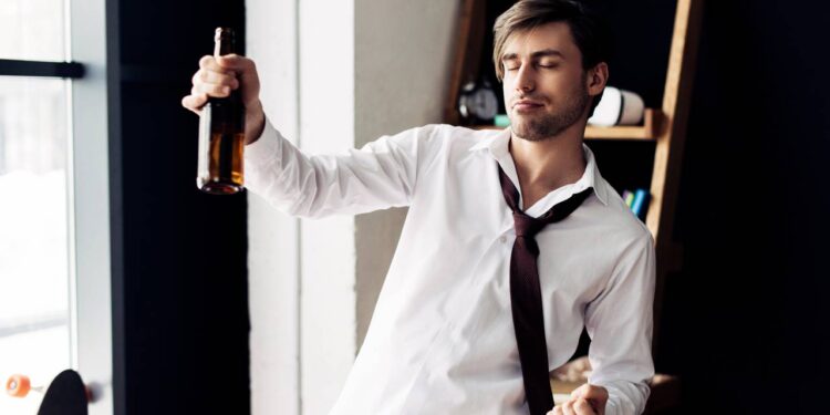 Como o álcool revela nosso lado escondido, segundo a psicologia