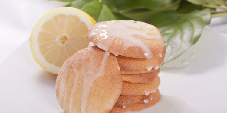 Biscoitinhos de limão sem farinha nem açúcar: receita leve e nutritiva
