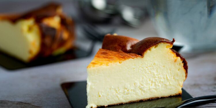 Aprenda a fazer o bolo basco da vovó com esta receita fácil