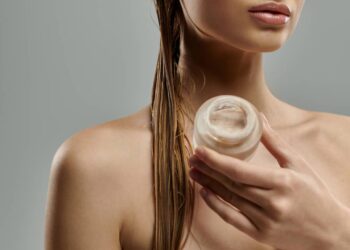 Como evitar o ressecamento do cabelo durante o banho