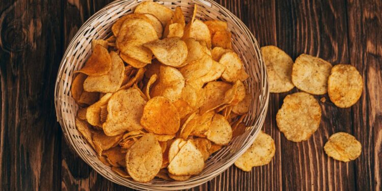 Como fazer chips de batata no micro-ondas em 5 minutos
