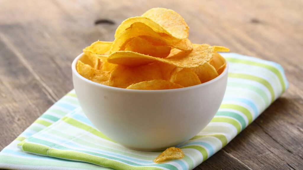 Como fazer chips de batata no micro-ondas em 5 minutos