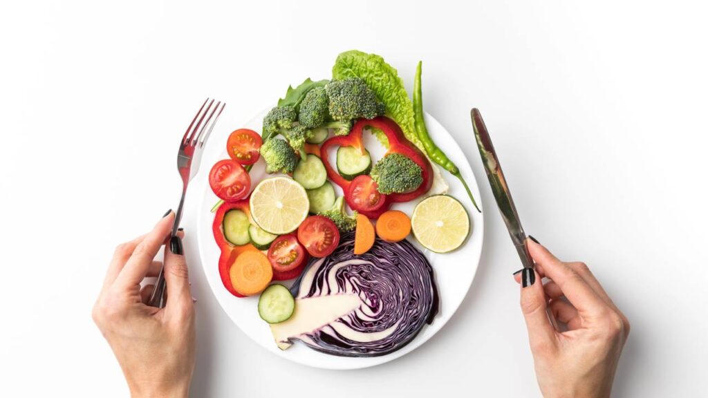 Como cozinhar vegetais corretamente usando água fria e fervente