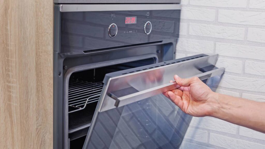 Nunca abra o forno nesse momento se quiser um bolo fofinho