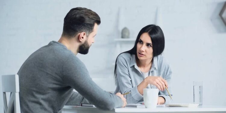 O que significa ser sempre interrompido por outro, segundo a psicologia