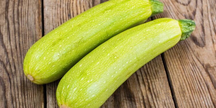 Truques transformadores para preservar abobrinhas firmes e versáteis