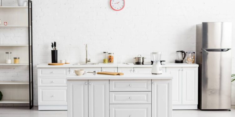 Este item da cozinha é o que mais gasta luz à noite