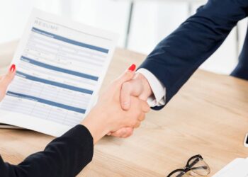 Como criar o currículo perfeito, segundo especialistas