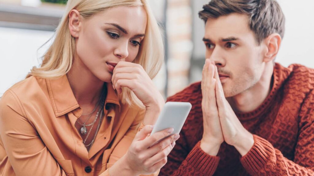 Por que esquecemos que fomos maltratados quando ouvimos "eu te amo", segundo a psicologia