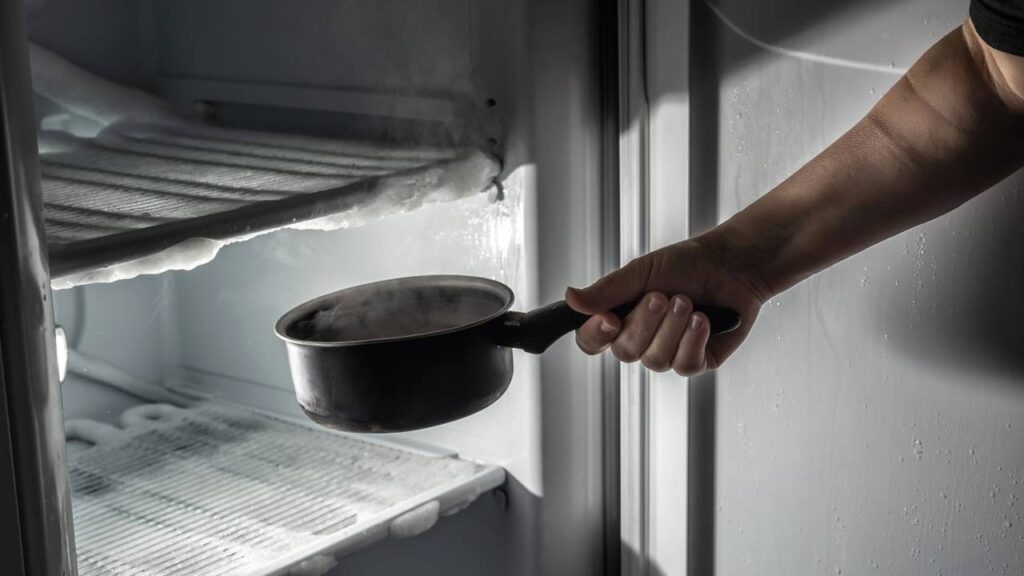 Como descongelar sua geladeira em 20 minutos, o método finlandês que realmente funciona