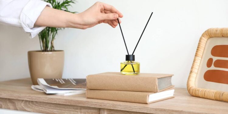 DIY para uma casa mais cheirosa: difusor aromatizante caseiro pronto em poucas etapas