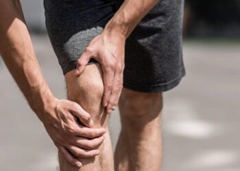 Dor no joelho ao correr pode surgir por erro simples e atrapalhar até treinos leves
