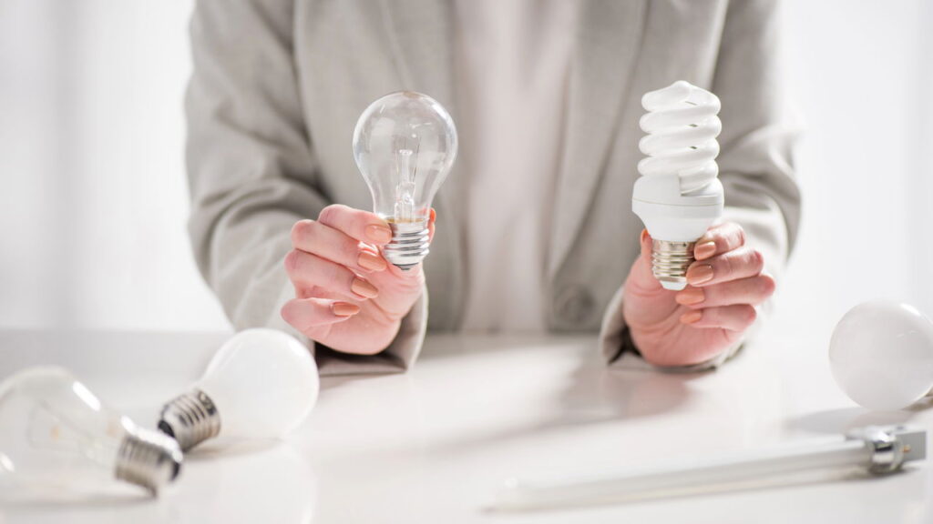 Dicas criativas para economizar e poupar dinheiro no fim do mês