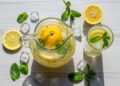 Como fazer 1 litro de limonada com apenas um limão, refrescante e em menos de 10 minutos