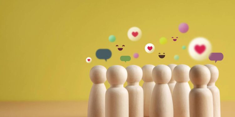 Como uma pessoa com personalidade extrovertida se comporta no dia a dia