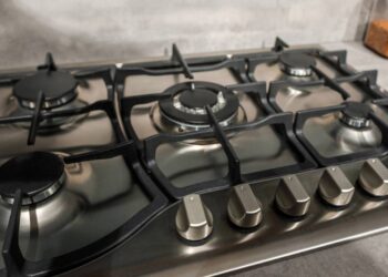 O que pode estar “invisível” no interior do fogão e causando falhas