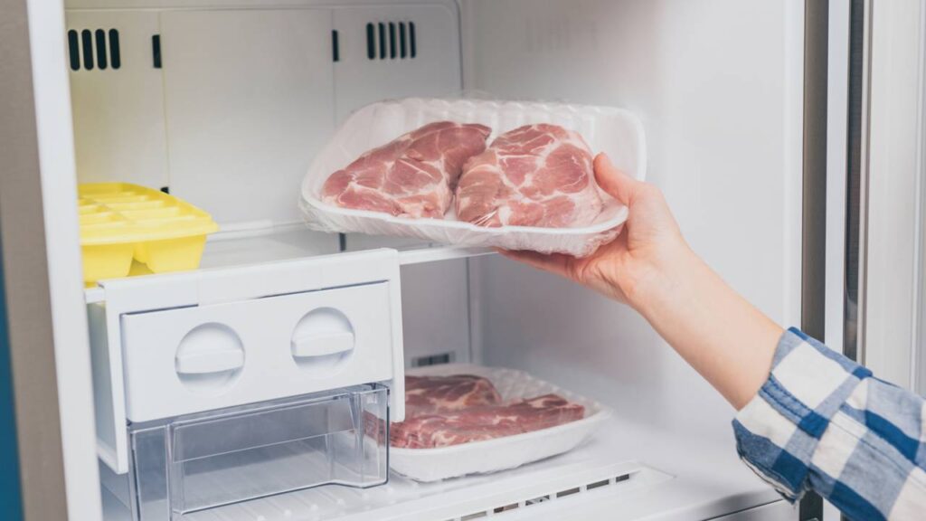 Esta dica evita que o mofo apareça no freezer