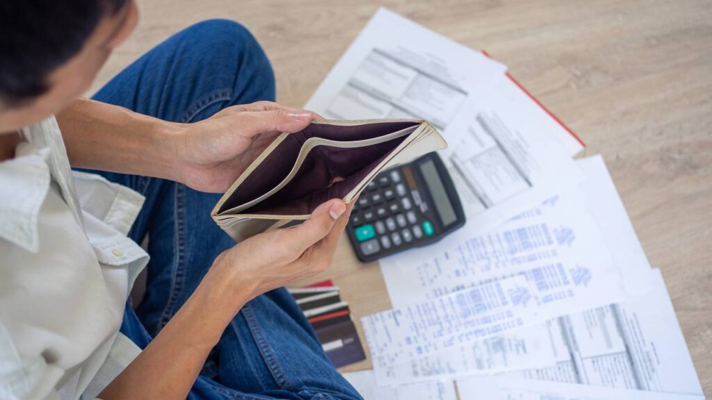 Como cortar gastos ocultos que você nem percebe