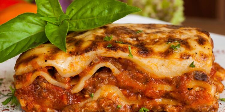 Lasanha de micro-ondas: versão rápida, cremosa e pronta em 10 minutos