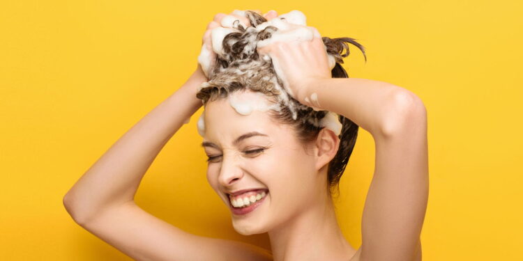 É necessário usar produtos capilares todos da mesma marca e linha?