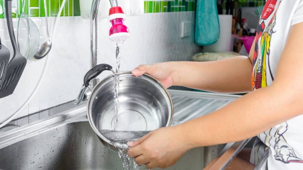 Misturinha caseira que vai deixar suas panelas brilhando