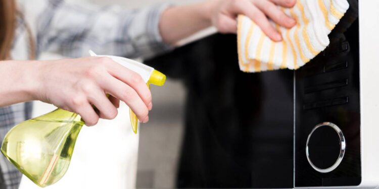 Por que temos dificuldade em manter a casa organizada? A visão da psicologia comportamental