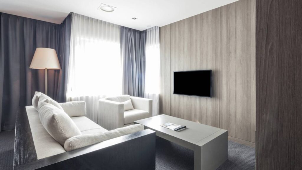 Truques básicos que farão a sua casa parecer maior