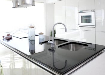 Limpe a casa com estes 7 ingredientes baratos que estão na sua cozinha