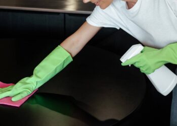 Limpe os móveis e afaste os insetos com estes ingredientes simples e eficazes