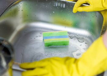 Nem vinagre, nem cloro: a solução para limpeza prática