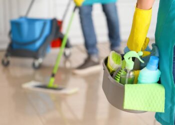 Essa rotina de limpeza deixa a casa impecável em poucos minutos