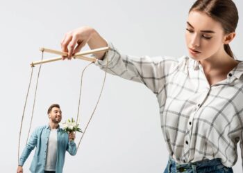 Por que esquecemos que fomos maltratados quando ouvimos "eu te amo", segundo a psicologia