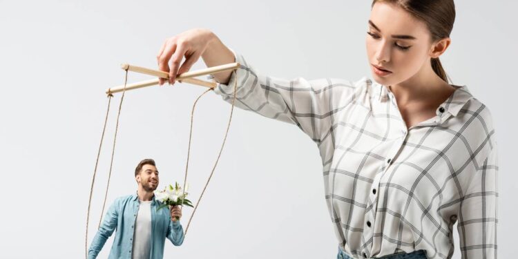 Por que esquecemos que fomos maltratados quando ouvimos "eu te amo", segundo a psicologia