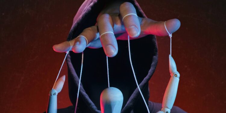 Pessoas que provocam e fazem você se sentir culpado, psicologia explica