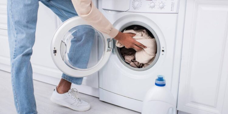 O compartimento mais esquecido da lavadora pode estar sabotando suas lavagens