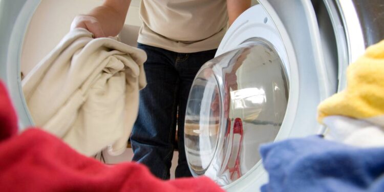 Esta função da máquina de lavar evita que as roupas fiquem com cheiro de mofo