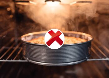 O jeito mais fácil de fazer bolo sem forno e sem complicação