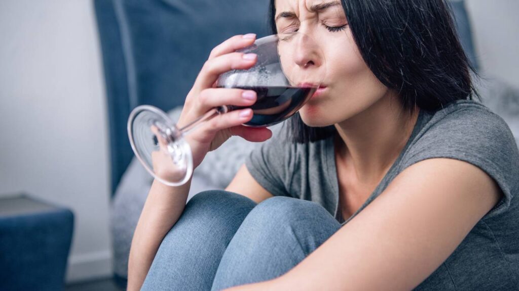 Como o álcool revela nosso lado escondido, segundo a psicologia