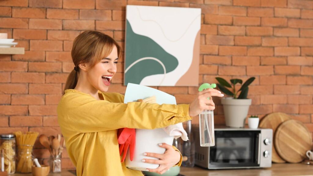 Como eliminar odores persistentes usando ingredientes que você já tem