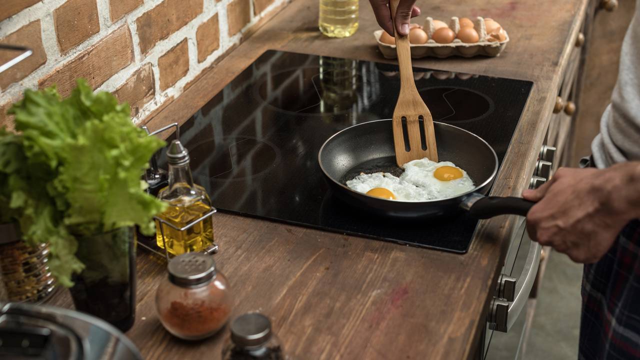 O truque mais eficaz para fritar ovos sem grudar na frigideira