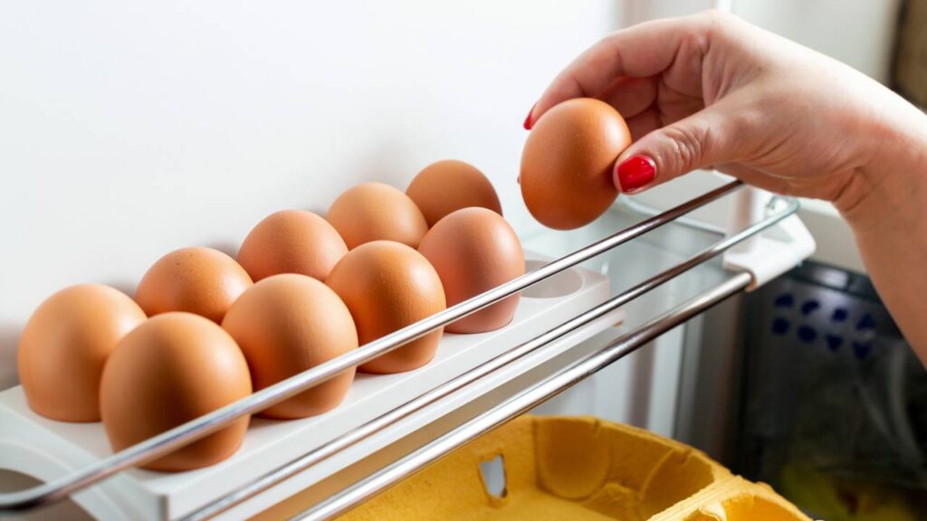 Feita no micro-ondas em poucos minutos, essa omelete rápida e nutritiva virou a salvação dos dias corrido