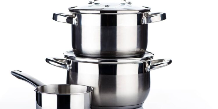 Misturinha caseira que vai deixar suas panelas brilhando