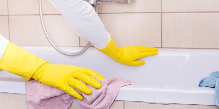 Como transformar roupas velhas em panos e economizar em casa