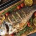 Receita de peixe assado simples, leve e saborosa