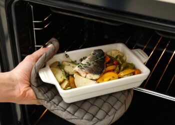 Segredos para um peixe assado no forno perfeito